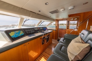 2004 Hatteras Sport Deck thumbnail 30
