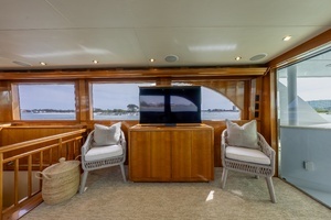 2004 Hatteras Sport Deck thumbnail 3