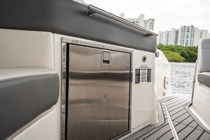 MOJO 32ft Sea Ray Yacht For Sale