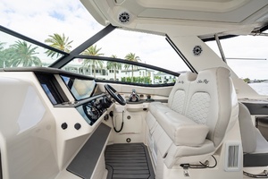 MOJO 32ft Sea Ray Yacht For Sale