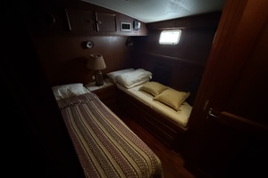 1979 Hatteras thumbnail 32