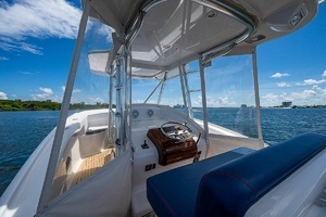 2010 Winter Custom Yachts Center Console thumbnail 9