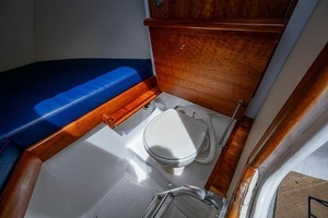 2010 Winter Custom Yachts Center Console thumbnail 11