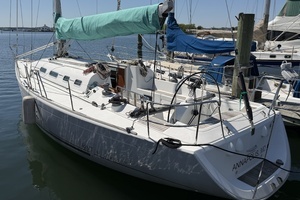 2004 Beneteau 40.7 thumbnail 4