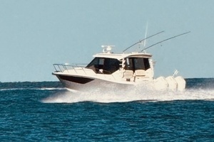 2023 Boston Whaler 405 Conquest thumbnail 5