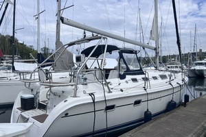 2006 Hunter 38 thumbnail 1