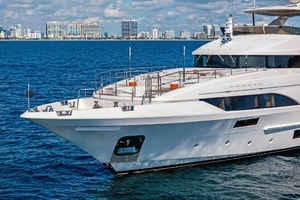 2012 Benetti Classic Supreme 132 thumbnail 3