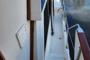 Harvest Moon 42ft Jefferson Yacht For Sale