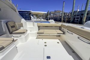 38ft Pursuit Yacht For Sale