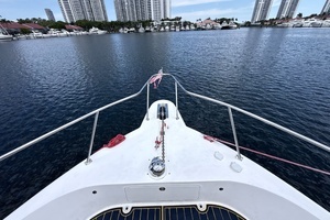 2001 Sea Ray 450 Express Bridge thumbnail 6