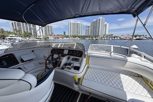 2001 Sea Ray 450 Express Bridge thumbnail 12