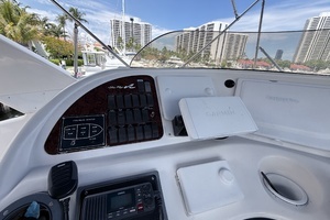 2001 Sea Ray 450 Express Bridge thumbnail 10