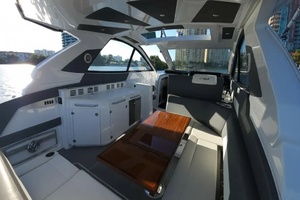 2021 Cruisers Yachts 42 GLS OB thumbnail 13