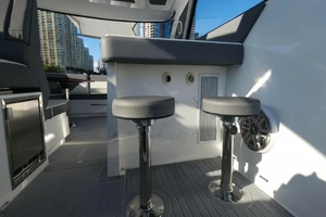2021 Cruisers Yachts 42 GLS OB thumbnail 16