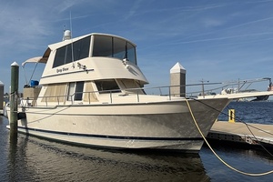 2006 Mainship 43 Trawler thumbnail 4