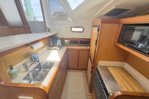2006 Mainship 43 Trawler thumbnail 10
