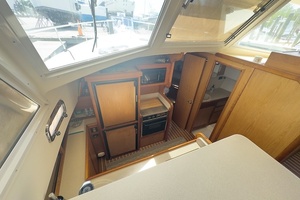 2006 Mainship 43 Trawler thumbnail 18