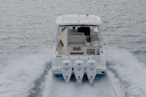 35ft Boston Whaler Yacht For Sale