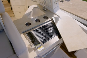 35ft Boston Whaler Yacht For Sale