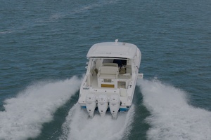35ft Boston Whaler Yacht For Sale