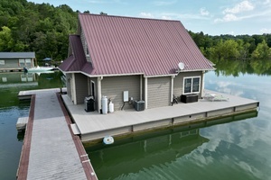 2010 Custom Floating Cabin - Approx 1340sqft thumbnail 3