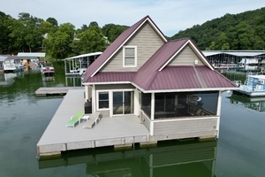 2010 Custom Floating Cabin - Approx 1340sqft thumbnail 6