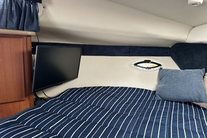 2006 Bayliner 305 thumbnail 38