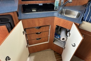 2006 Bayliner 305 thumbnail 39