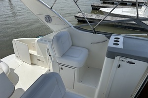 2006 Bayliner 305 thumbnail 19