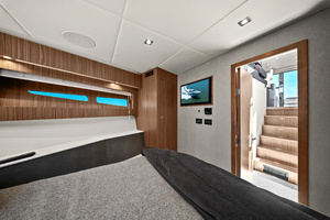 50FT (15.24M) CRUISERS YACHTS
