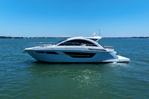 50FT (15.24M) CRUISERS YACHTS