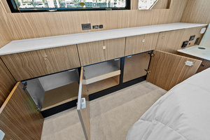 50FT (15.24M) CRUISERS YACHTS
