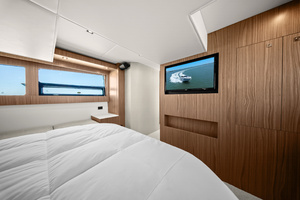 50FT (15.24M) CRUISERS YACHTS