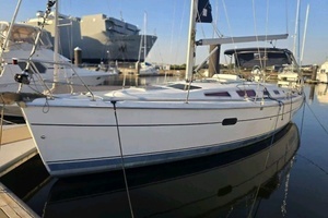 2005 Hunter 36 thumbnail 2