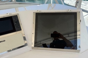 1995 Bertram 60 Convertible thumbnail 38