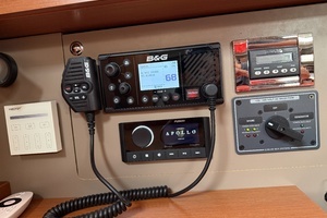 2016 Beneteau Oceanis thumbnail 29