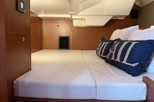 2016 Beneteau Oceanis thumbnail 39