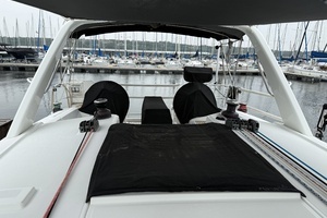 2016 Beneteau Oceanis thumbnail 9