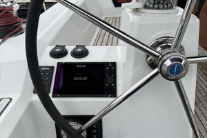 2016 Beneteau Oceanis thumbnail 23