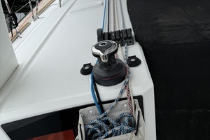2016 Beneteau Oceanis thumbnail 24