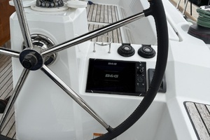 2016 Beneteau Oceanis thumbnail 16
