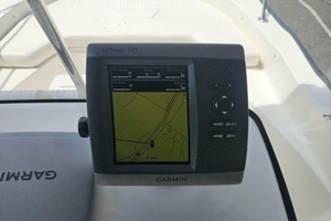 17ft Boston Whaler Yacht For Sale