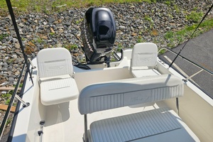17ft Boston Whaler Yacht For Sale