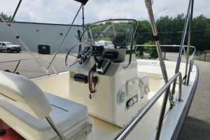 17ft Boston Whaler Yacht For Sale