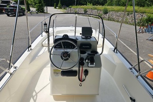 17ft Boston Whaler Yacht For Sale
