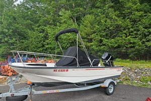 17ft Boston Whaler Yacht For Sale