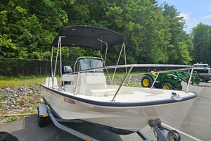 17ft Boston Whaler Yacht For Sale