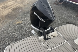 Photo 6071954 for 2024 Sea Ray SDX 250 Outboard  