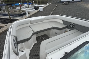 Photo 6071949 for 2024 Sea Ray SDX 250 Outboard  