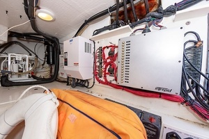 2010 Intrepid 475 Sport Yacht thumbnail 22